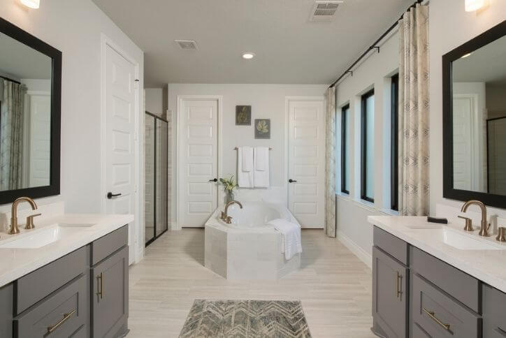 Perry Homes model home primary bath