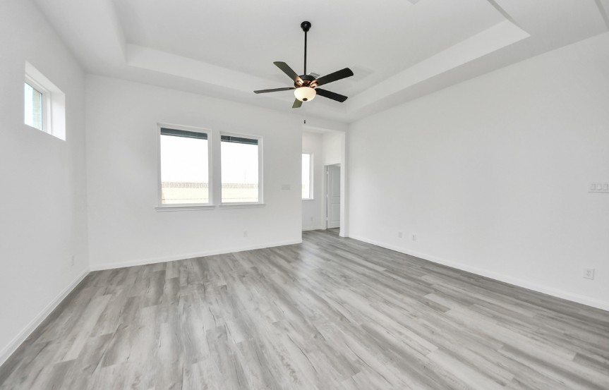 Brookfield 50 7727 Clover Gully Lane Living 2