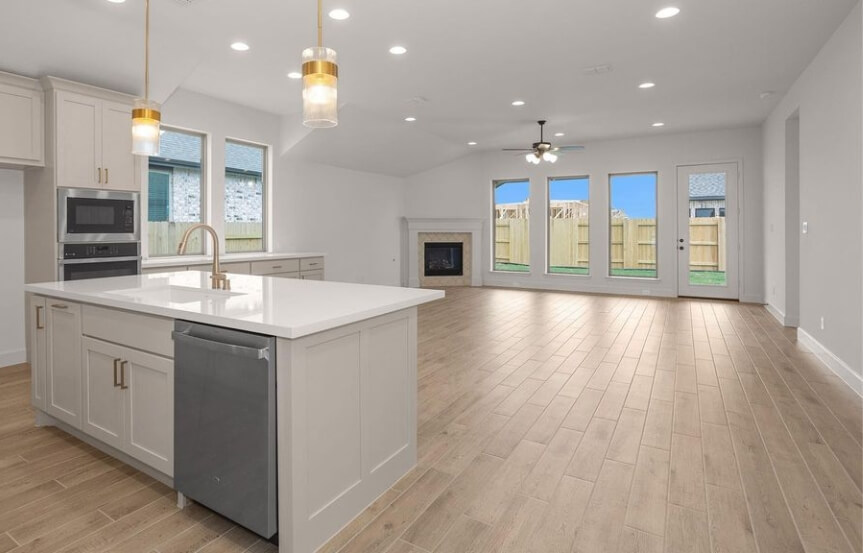 Perry 55 7210 Bush Glade Drive Interior