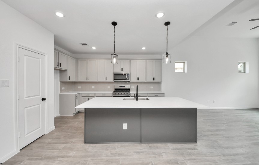 Brookfield 50 7722 Clover Gully Lane Kitchen 3