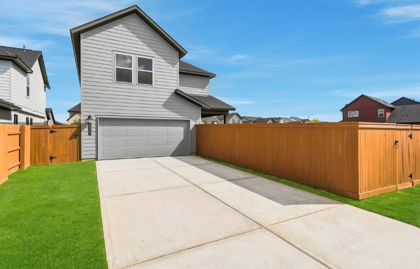 Brookfield AL . 22727 Norcrest Hills Dr . Garage