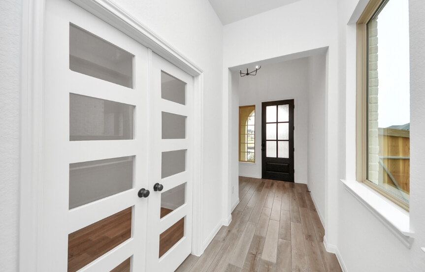 Brookfield 40 7827 Clover Gully Lane, Entry Office (1)