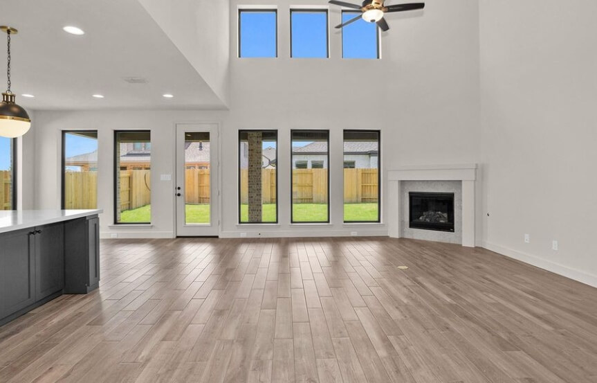 7207 Valley Mint Dr Living Room
