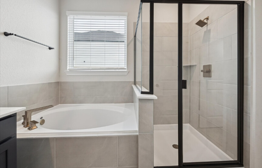 Brookfield 40 AL 6415 Prospect Oaks Pkwy, Bath1 (1)