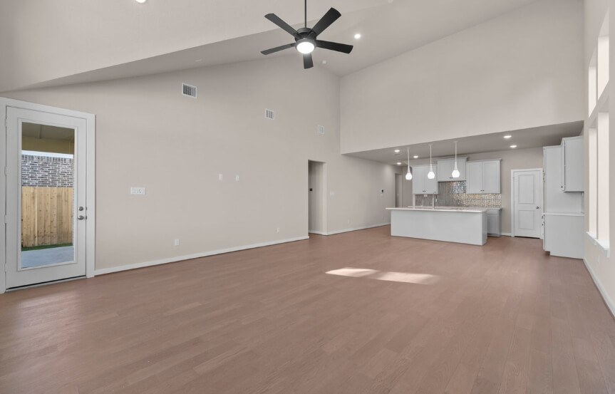 Newmark 45 7450 Fraser Peak, Livingrm2 (1)