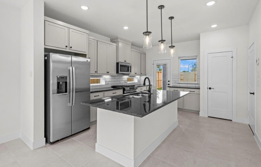 CC 7607 Swooping Swallow Ln Kitchen