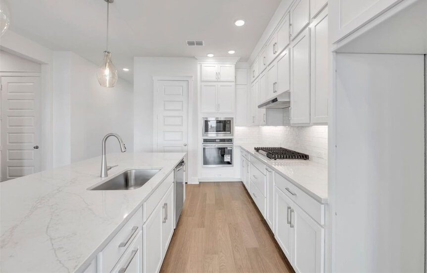 DW 45 22619 Potterstone Peak Dr Kitchen 2