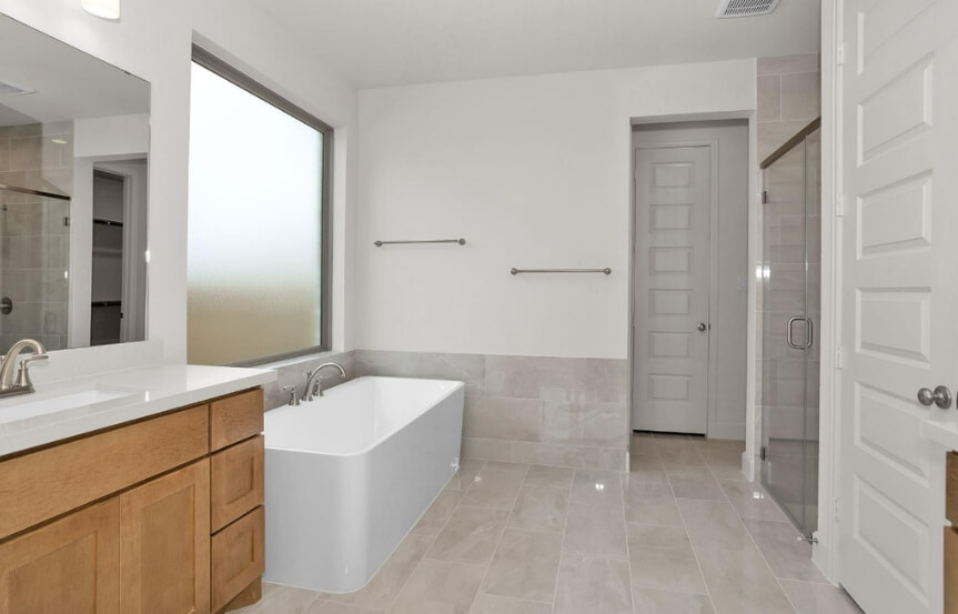 Perry 55 25015 Wilderness Haven Ln Primary Bath (1)