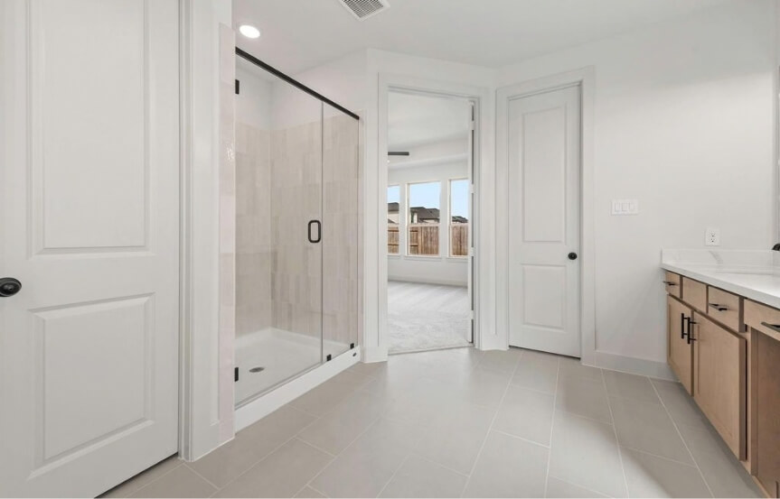 Westin 40 . 7810 Clover Gully Ln . Primary Bath 3