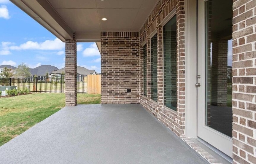 Perry 45. 7311 Hemlock Crest Dr . Patio