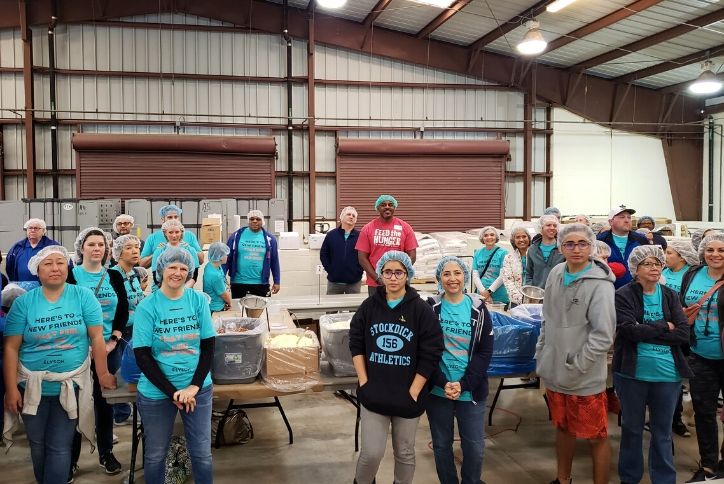 Residents help feed the hungry