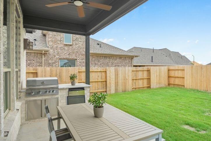 Pulte Amherst covered patio