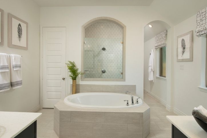 Perry Homes 2737 Plan bathroom