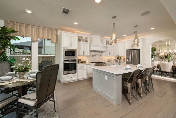 Kitchen and breakfast area in Preston III model by Westin