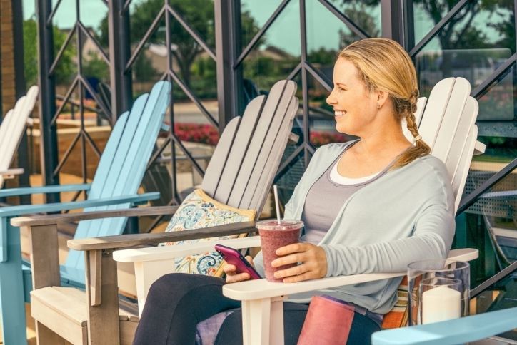 Woman with Smoothie at Elyson Cafe