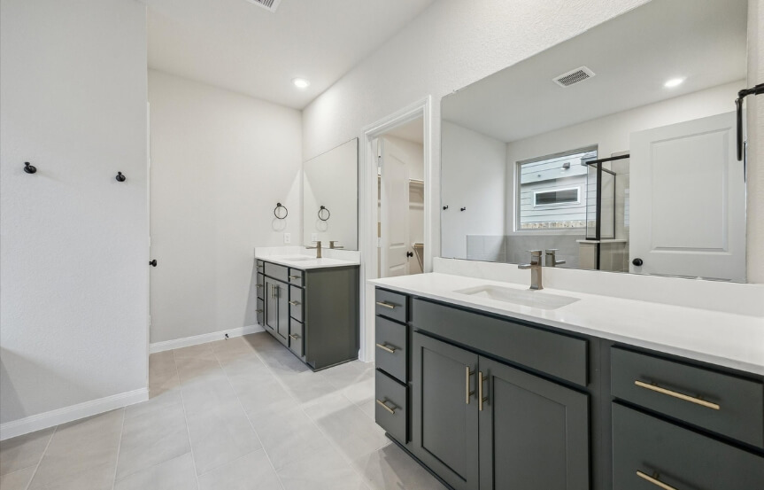 BR 45 22710 Norcrest Hills Primary Bath 1 (1)