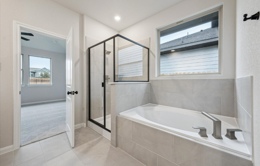 BR 45 22710 Norcrest Hills Primary Bath 2 (1)