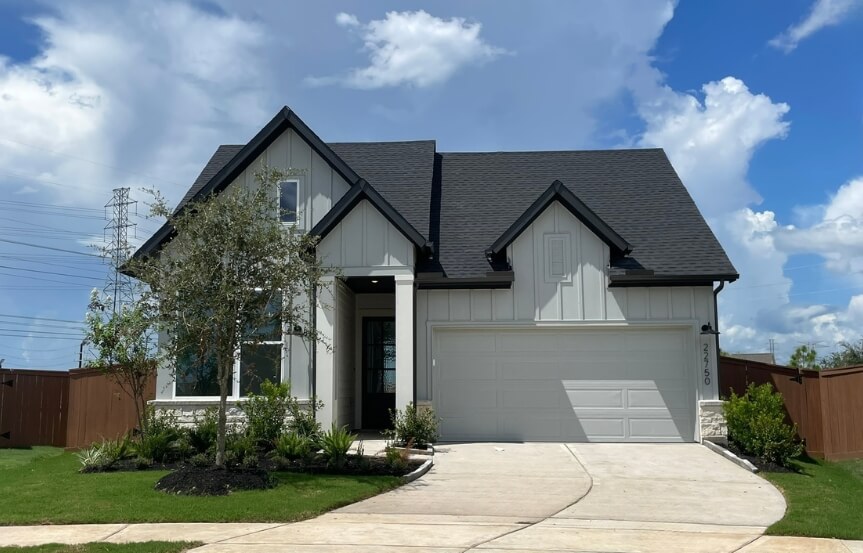 *DW 45 . 25750 Norcrest Hills Dr . Exterior