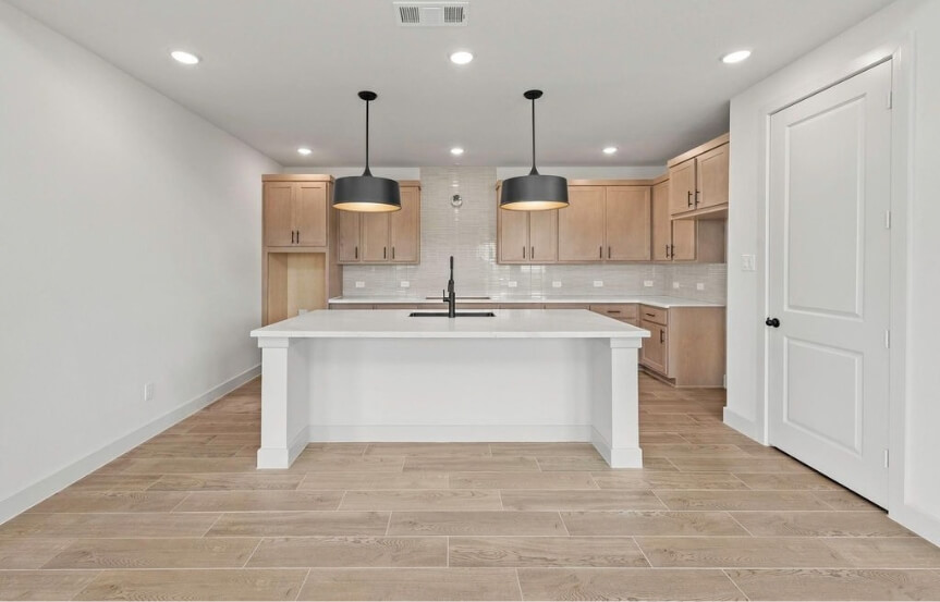 Westin 40 . 7810 Clover Gully Ln . Kitchen