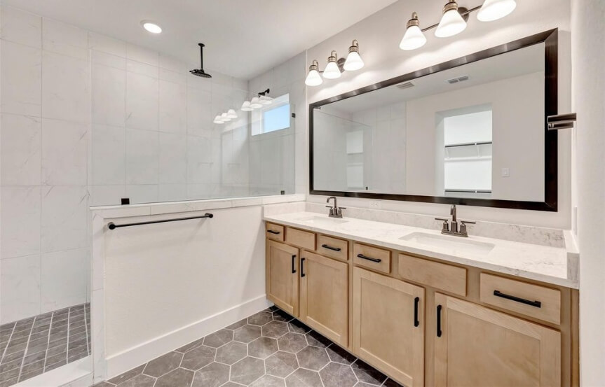 DW AL. 6415 Elm Chase Ln. Primary Bath