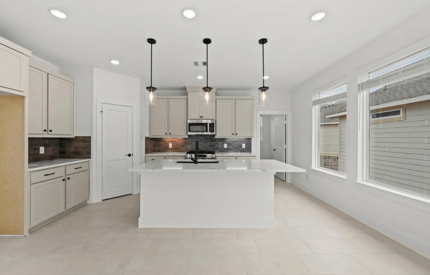 CC . 24023 Breezy Bank Trl . Kitchen