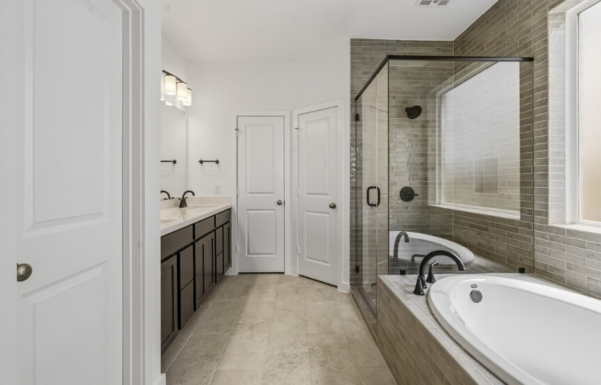 Newmark 45 . 7439 Fraser Peak Dr . Primary Bath