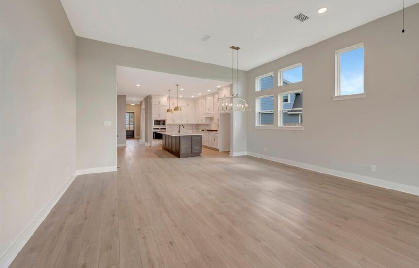 DW 45 . 22750 Norcrest Hills Dr . Interior 2