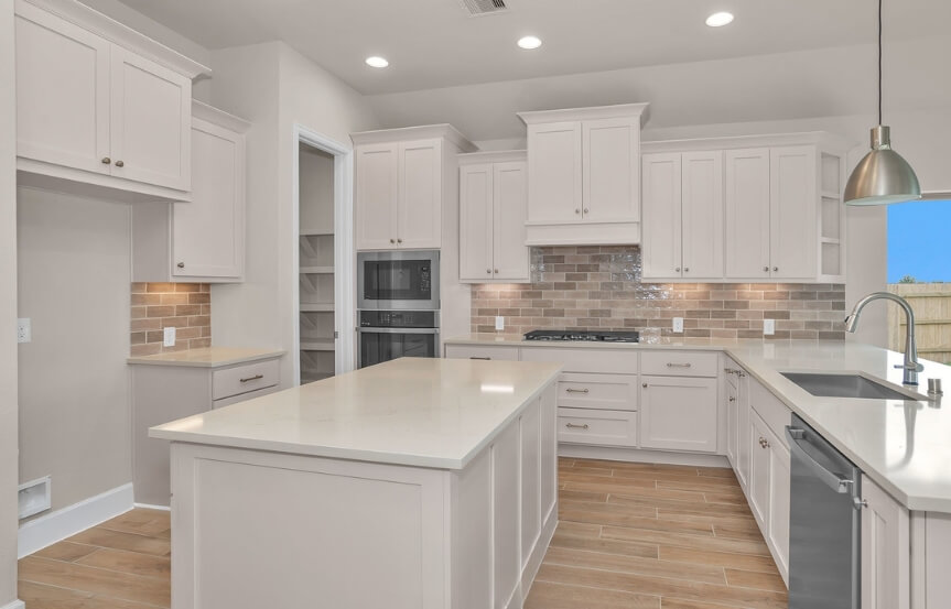 Perry 45 7407 Fraser Peak Dr Kitchen