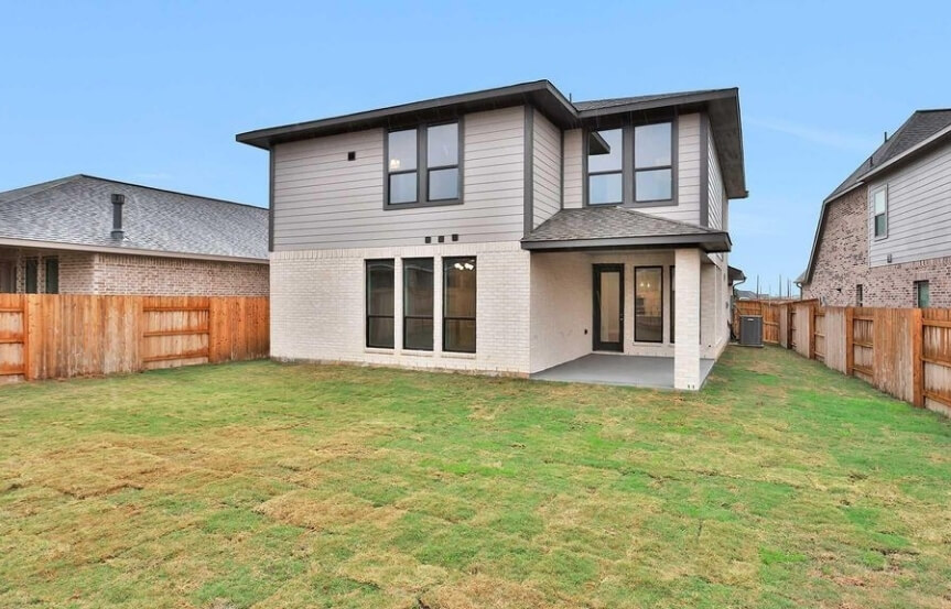 PERRY 45 7415 Birch Thistle, Backyard (1)