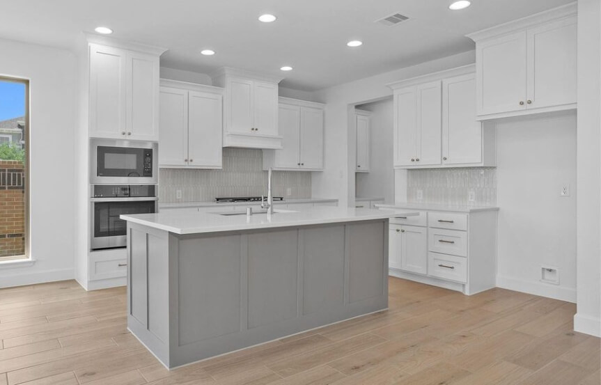 Perry 55 7206 Bush Glade Dr Kitchen