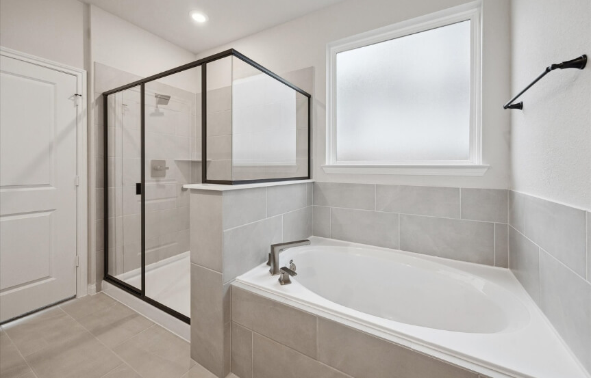 BR 45 22742 Norcrest Hills Primary Bath 1 (1)