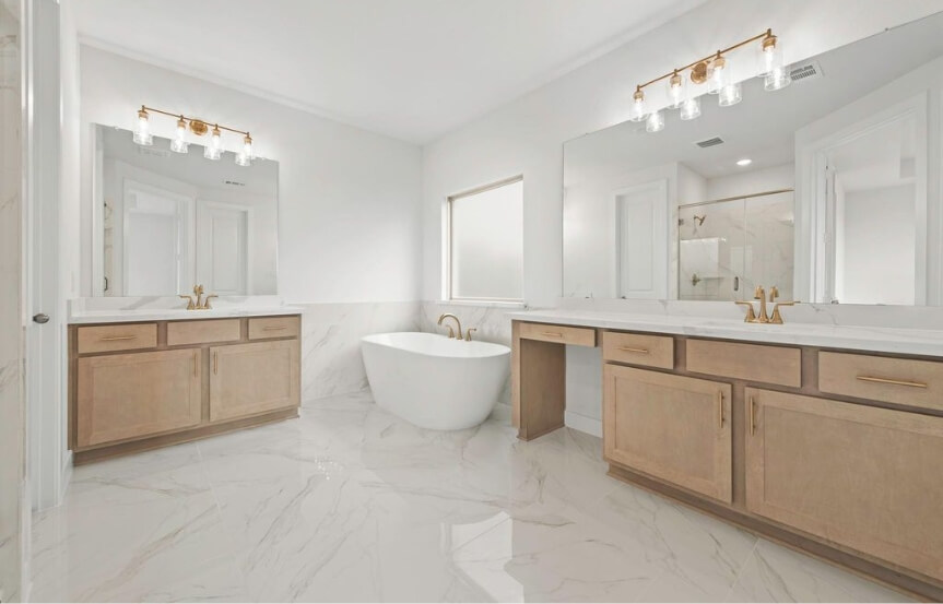 Westin 40 . 7815 Clover Gully Ln . Primary Bath