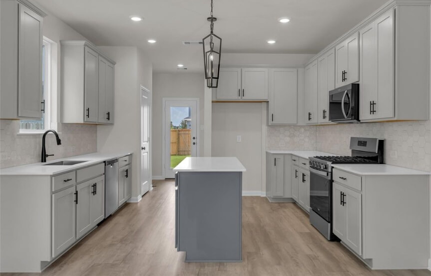 BR 40 AL 6414 Wildwood Pines Ln