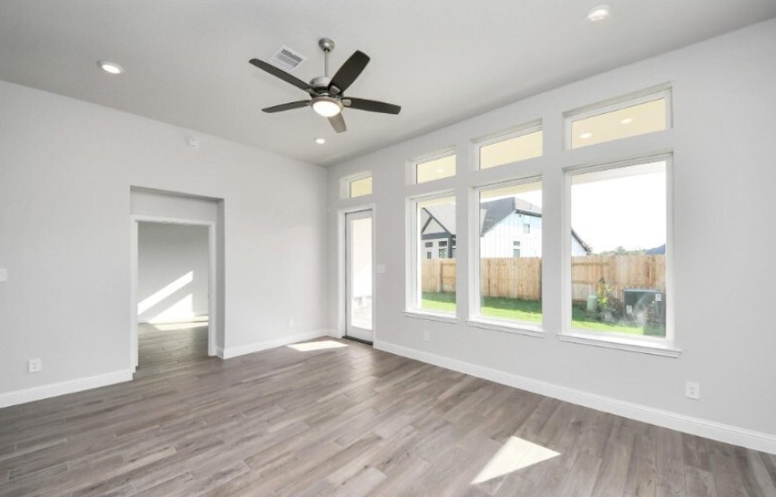 Beazer 7610 Cattail Shallows Lane Living 2