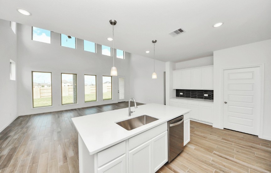 Brookfield 50 7407 Auburn Wheat Drive Kitchen 1