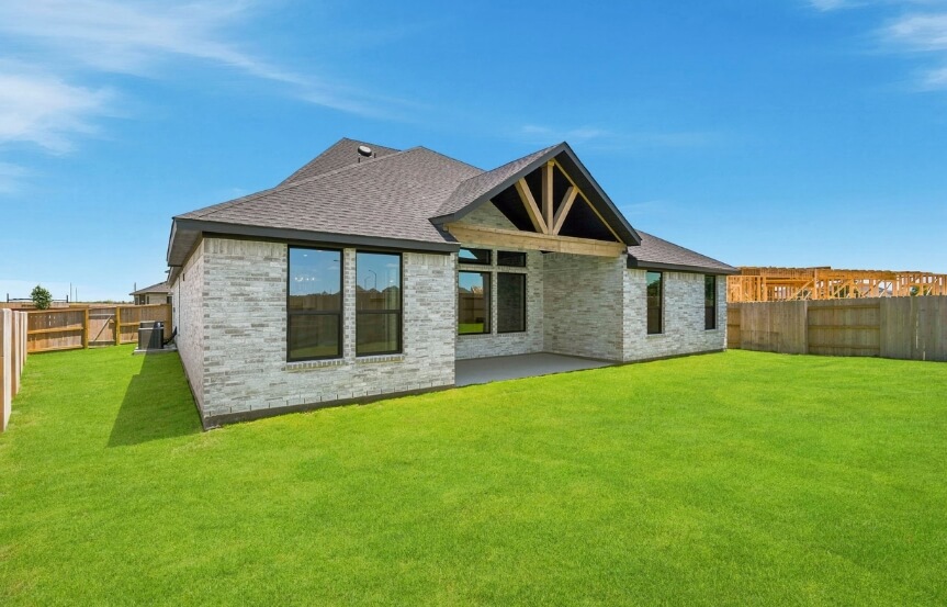 Brookfield 60 . 25003 Prairie Breeze Dr . Backyard