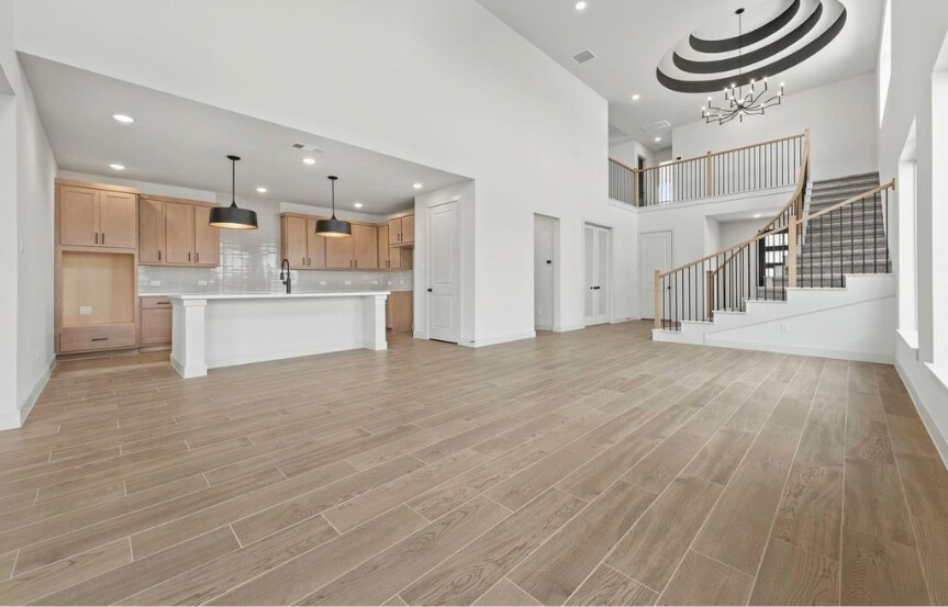 Westin 40 . 7810 Clover Gully Ln . Interior