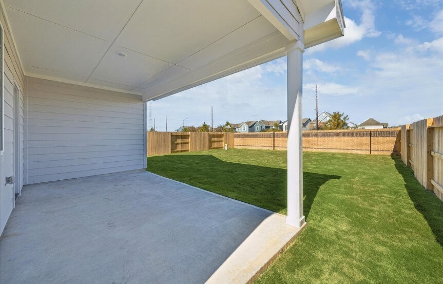 BR 45 22734 Norcrest Hills Patio (1)