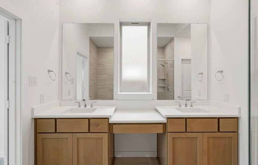 Highland 55 . 25014 Grassdale Ln . Primary Bath 2