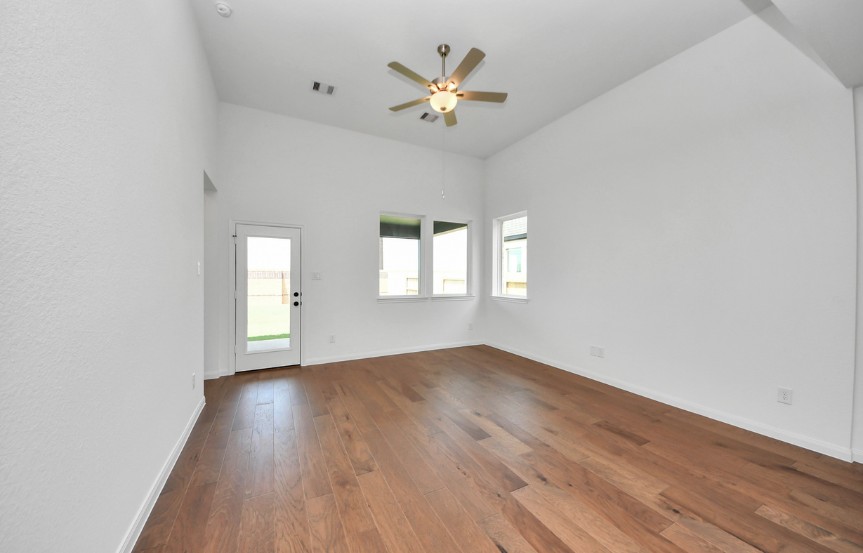 Brookfield 50 7731 Clover Gully Lane Living 1