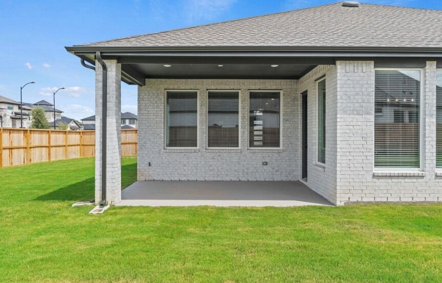 Chesmar 60 . 25015 Cedar Horn Ln . Patio