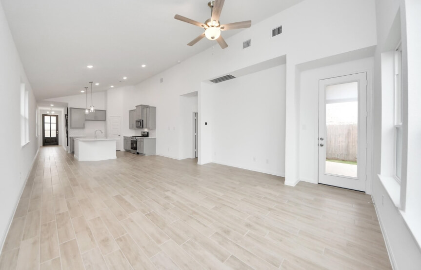 Brookfield 40 7319 Blue Gentiana Ln, Livingrm2 (1)