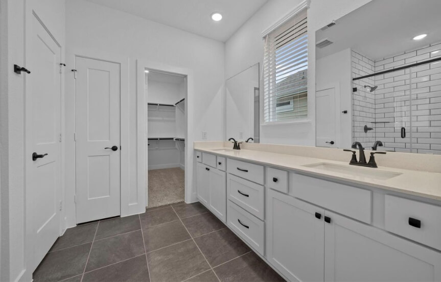 CC 7623 Meadow Mouse Ln Primary Bath 1