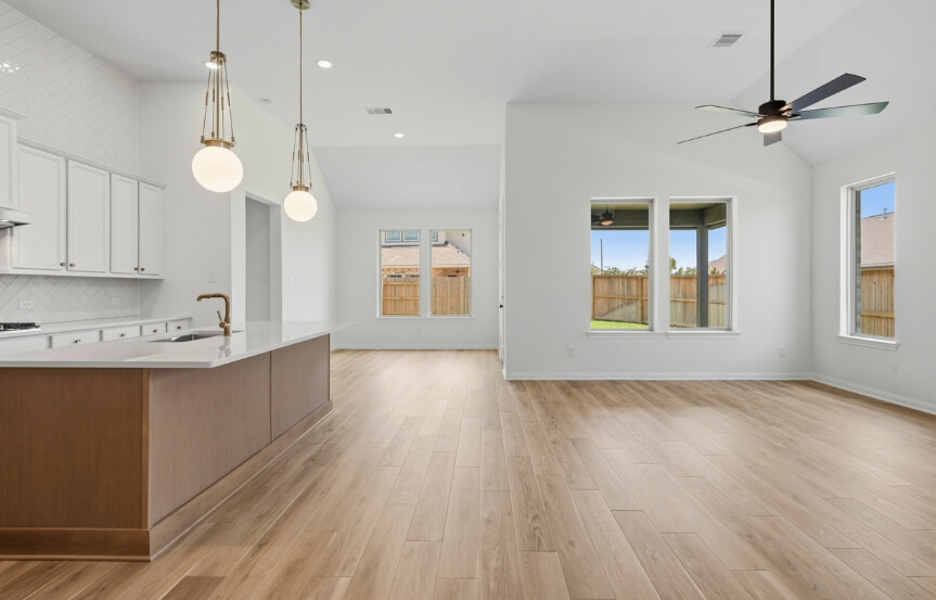 Brookfield 50 . 25015 Bison Creek Lp . Interior (2)