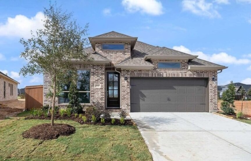 Perry 45. 7311 Hemlock Crest Dr . Exterior