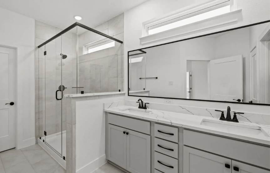 CC . 24023 Breezy Bank Trl . Primary Bath