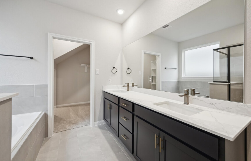 BR 45 22742 Norcrest Hills Primary Bath 2 (1)