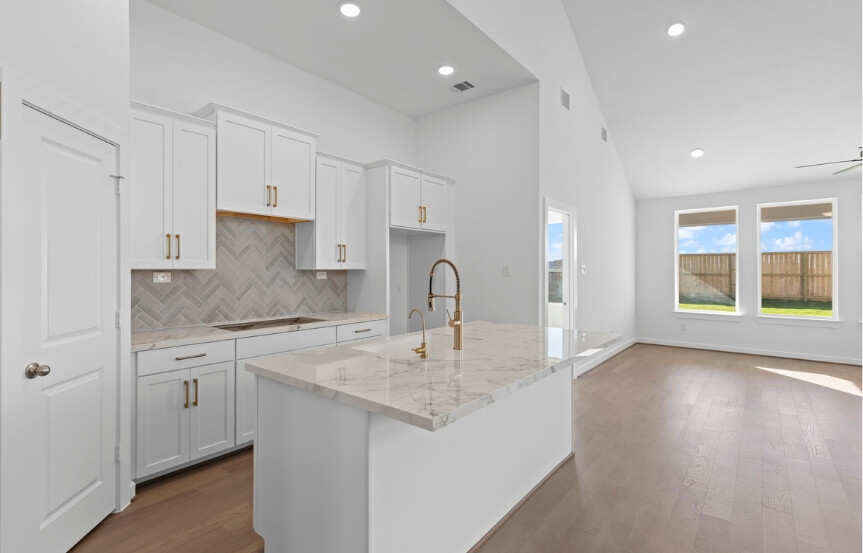 Newmark45 7455 Fraser Peak, Kitchen1 (1)