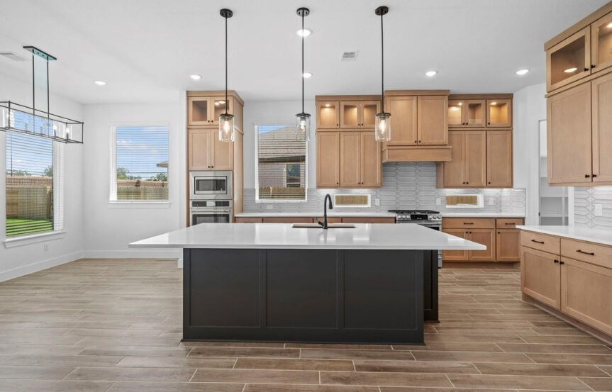 Chesmar 60 7002 Quaker Meadows Dr Kitchen
