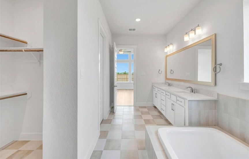 DW 45 22619 Potterstone Peak Dr Primary Bath 2